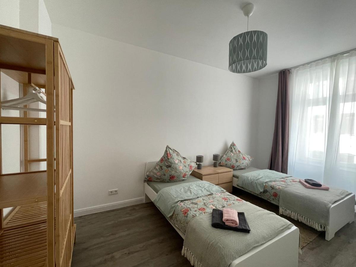 Boutique Hotel Pension Luisengruen Kueche 1Gbs Wlan Netflix Disney Magentatv ケムニッツ エクステリア 写真
