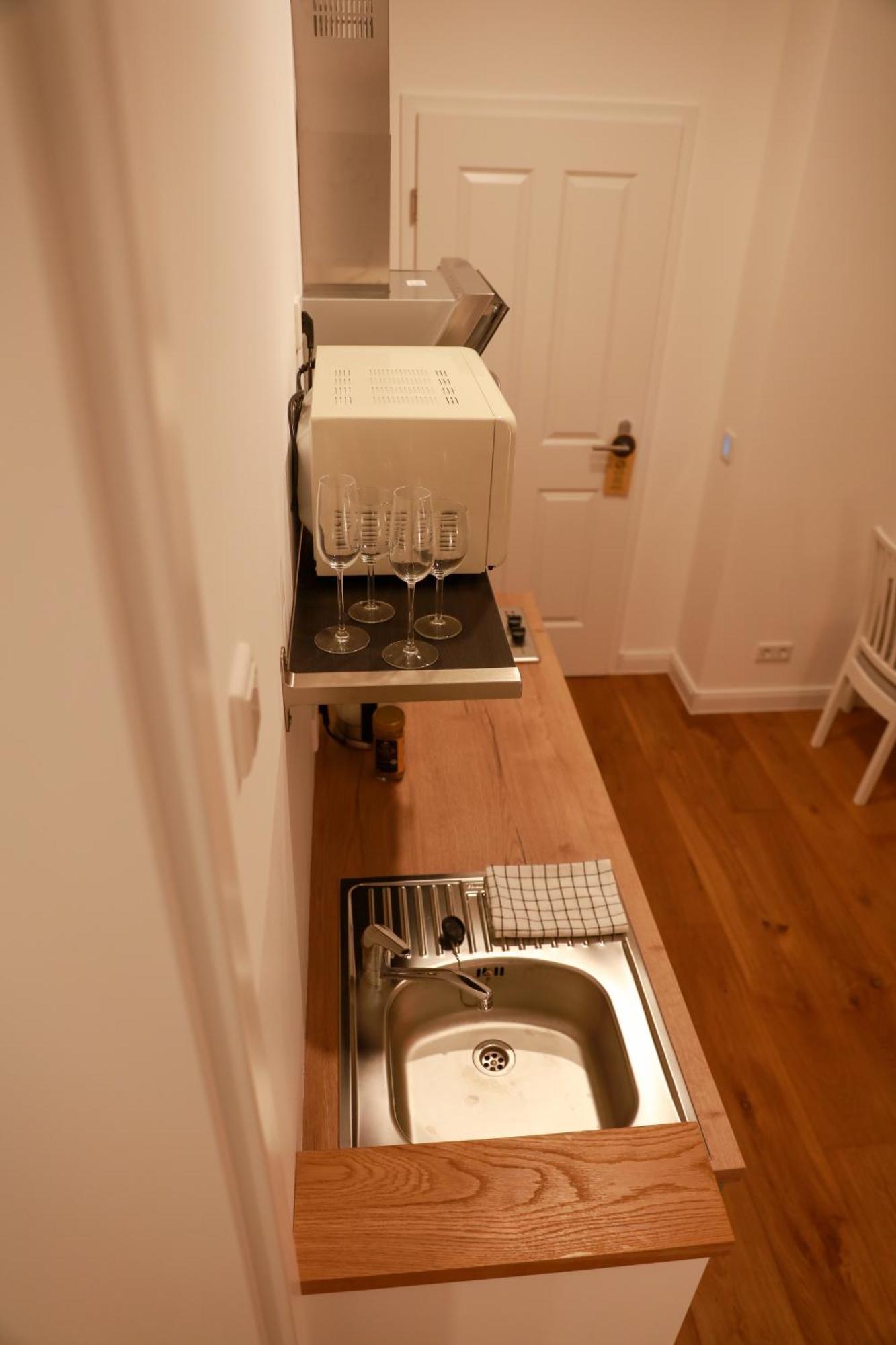 Boutique Hotel Pension Luisengruen Kueche 1Gbs Wlan Netflix Disney Magentatv ケムニッツ エクステリア 写真